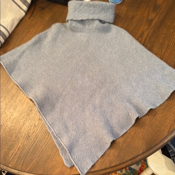 Raffi Sky Blue Knit Poncho sweater. 100% Cashmere - Picture 2 of 5